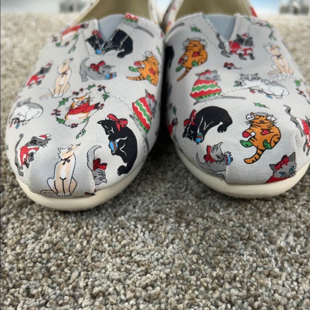 TOMS Multicolor Christmas Cat Pattern Slip-Ons Size 8 - Picture 13 of 13